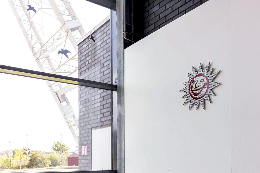 Ausstellungsvorschaubild "SIEG ÜBER DIE SONNE – Ausstellung der Tisa-Preisträgerin 2026 Jody Korbach, Foto: ©Johannes Bendzulla und VG Bildkunst Ausstellungsvorschaubild "SIEG ÜBER DIE SONNE – Ausstellung der Tisa-Preisträgerin 2026 Jody Korbach, Foto: ©Johannes Bendzulla und VG Bildkunst